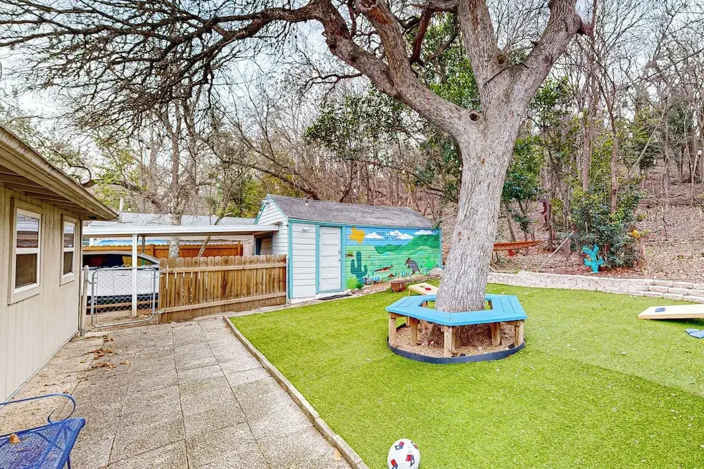 Play Room, Patio & Fire Pit! Cozy Kerrville Home