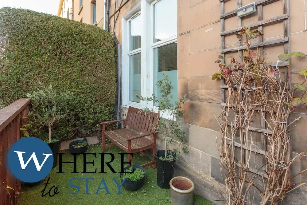 Beautiful 2bed Ground-f Pitt St. Apartment