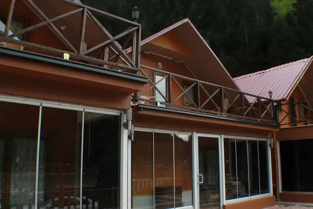 Ada Bungalow Hotel