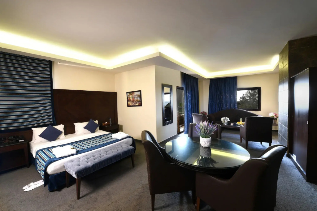 Reston Hotel - фото 28