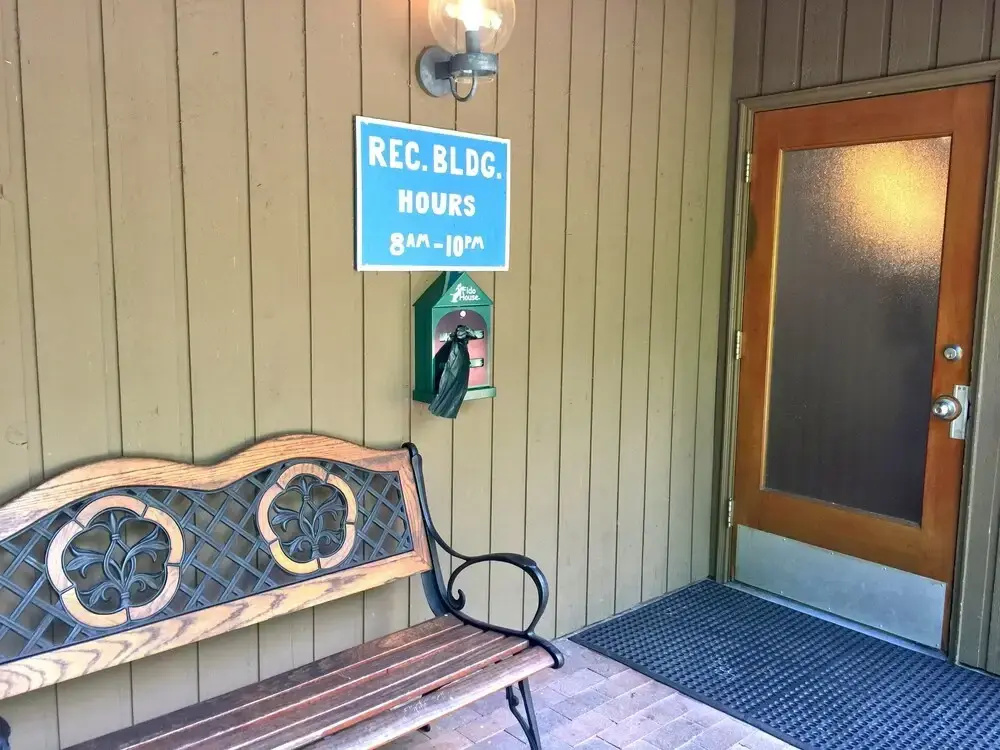 50SW - Wi-Fi - Fireplace - W/D - D/W - Sleeps 4