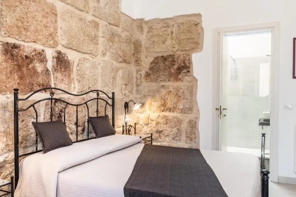 Standard Double room with pool view (full double bed)