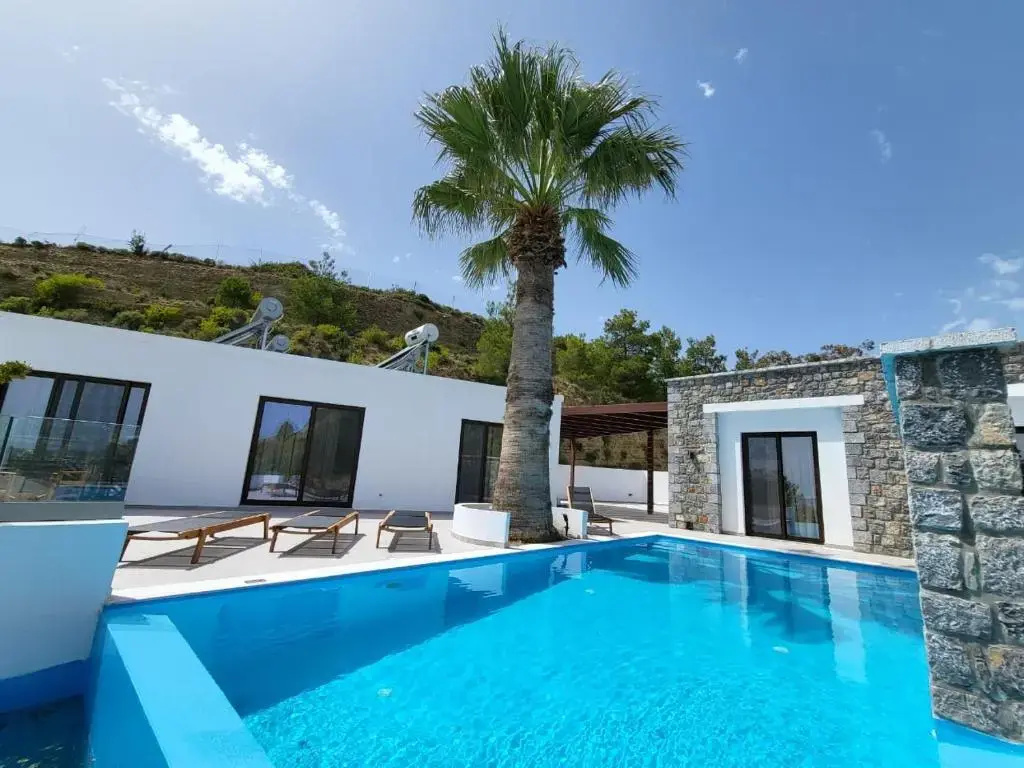 3 Bedrooms Villa