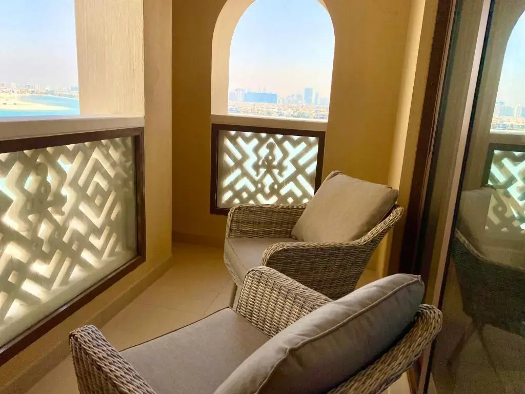 Spacious 4 bd and 2 bd apartments with amazing Sea view - Chambres