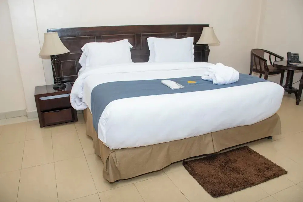Deluxe Double room (full double bed)