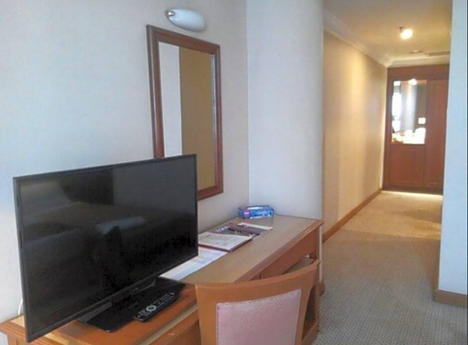 Mandarin Court Hotel