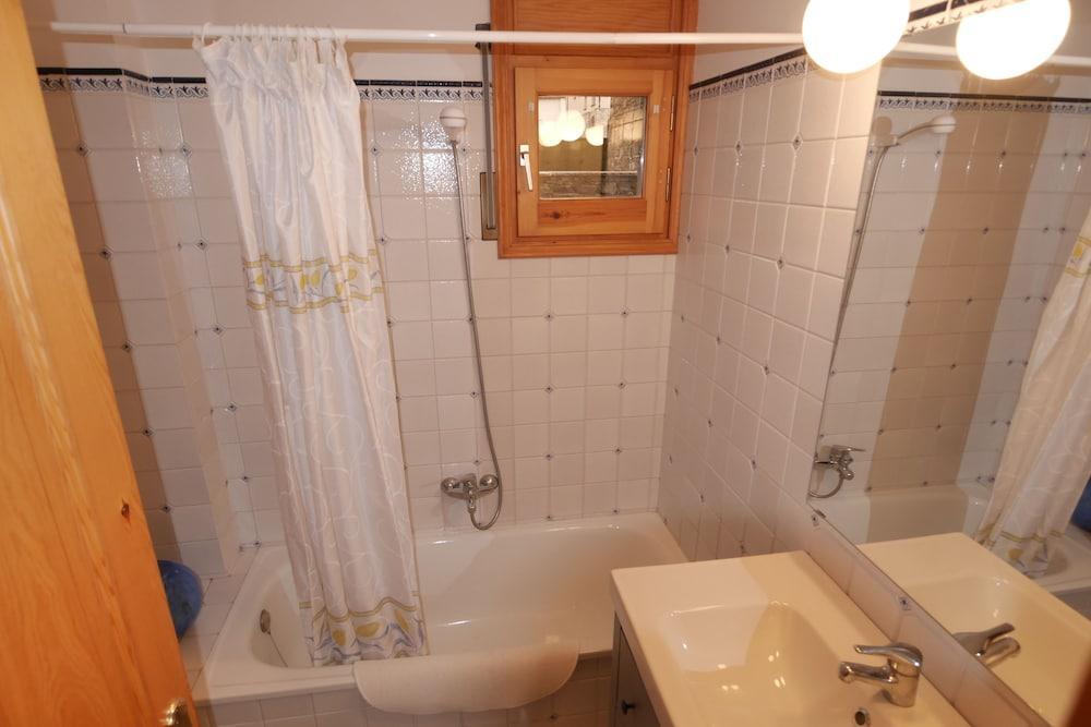 Отель Cozy Apartment in Alp, фото 14