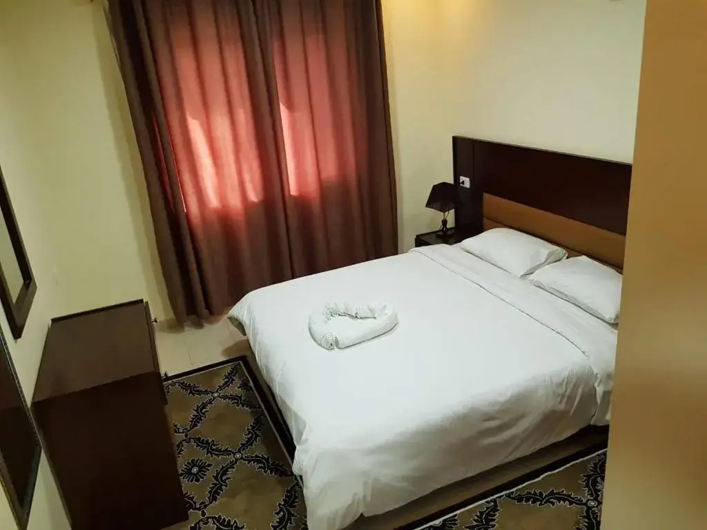 2 Bedrooms Apartment