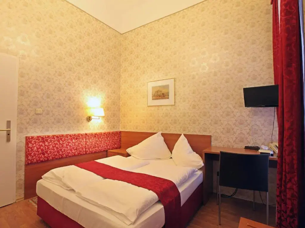 Economy Double room (full double bed)