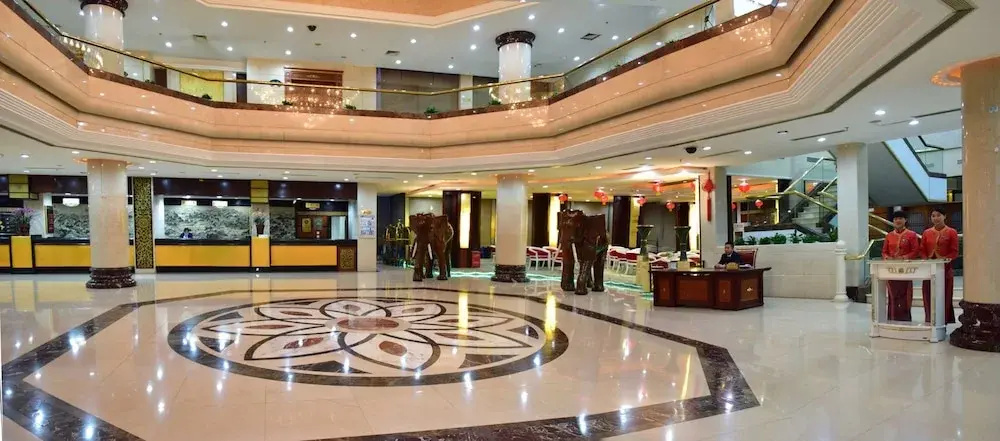Lobby & Reception