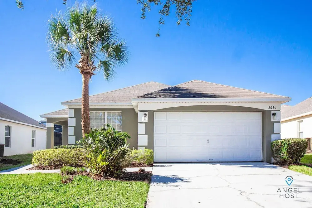 Home With Private Pool and Nature Trails Near Disney!