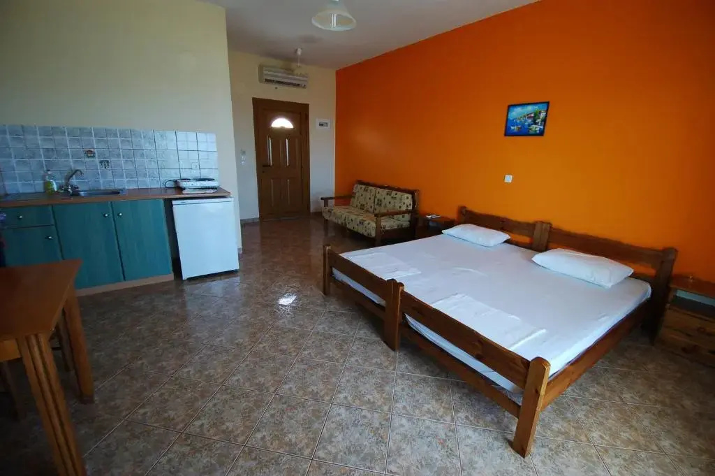 Marina-Anna Studios - Chambres