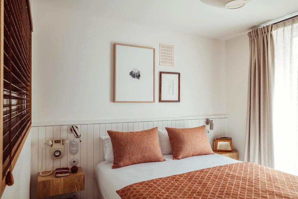Superior Double room (full double bed)