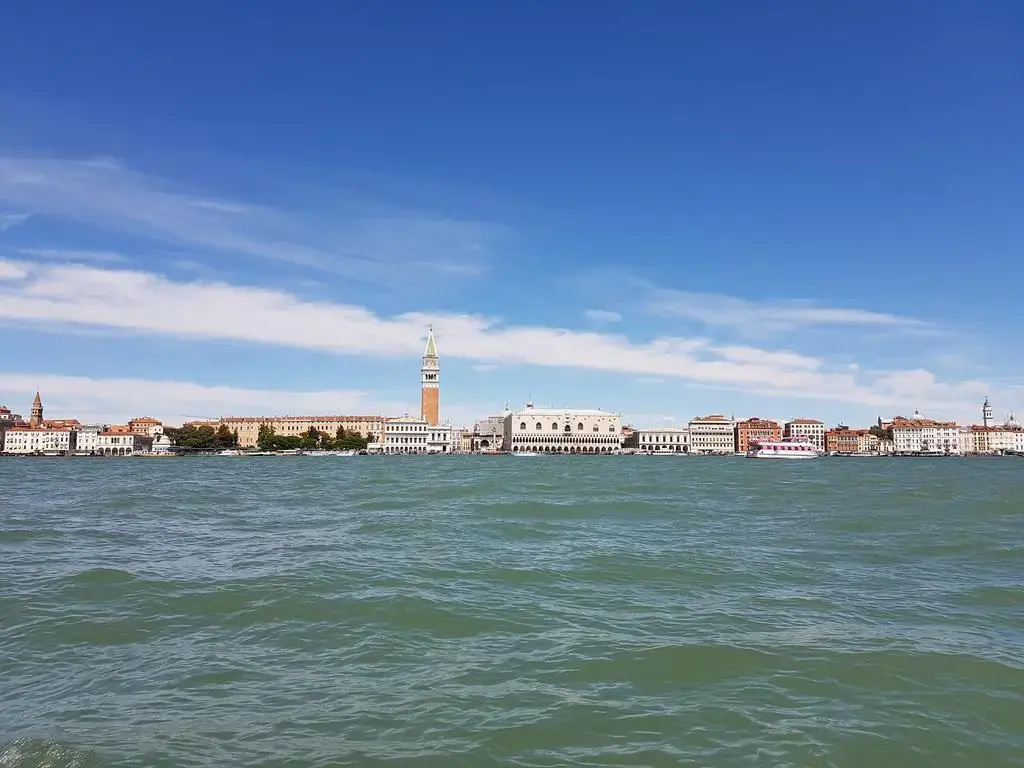 Beach & Waterfront