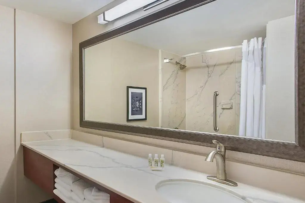 Holiday Inn University Plaza-Bowling Green by IHG - Chambres
