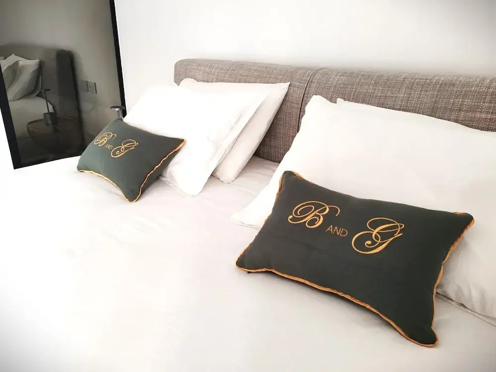 B and G Boutique apt.-heart of Milano- Design District — фото