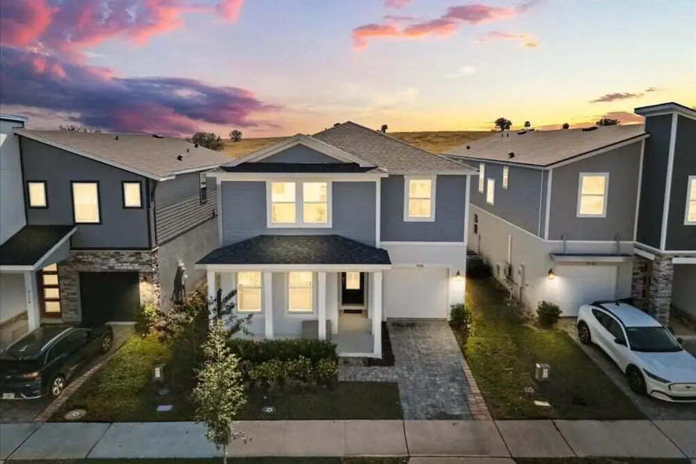 7 Bedrooms S / Solara Home