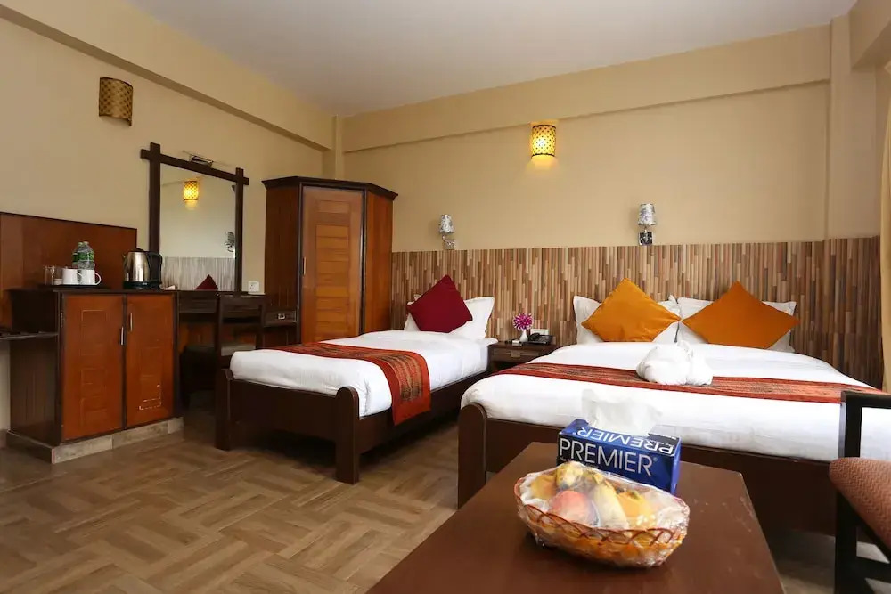 標準雙人雙床套房，附陽台及山景 (標準房)