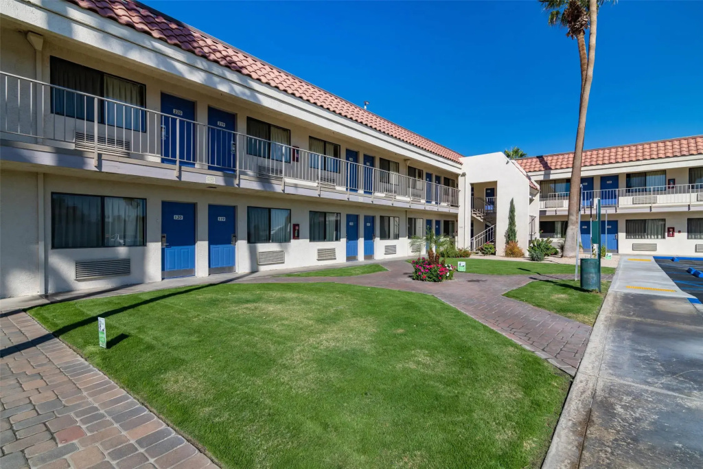 Rodeway Inn & Suites Rancho Mirage - Palm Desert Area