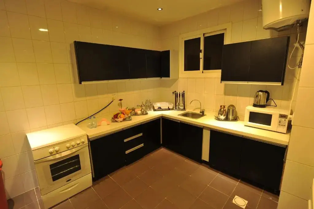 3 Bedrooms Apartment
