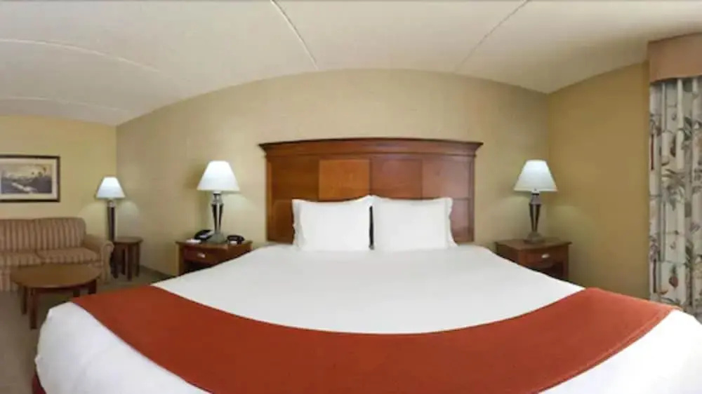 Holiday Inn Express & Suites Bloomington by IHG - Chambres