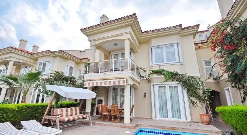 Sunset Beach Club by Aqua Lettings