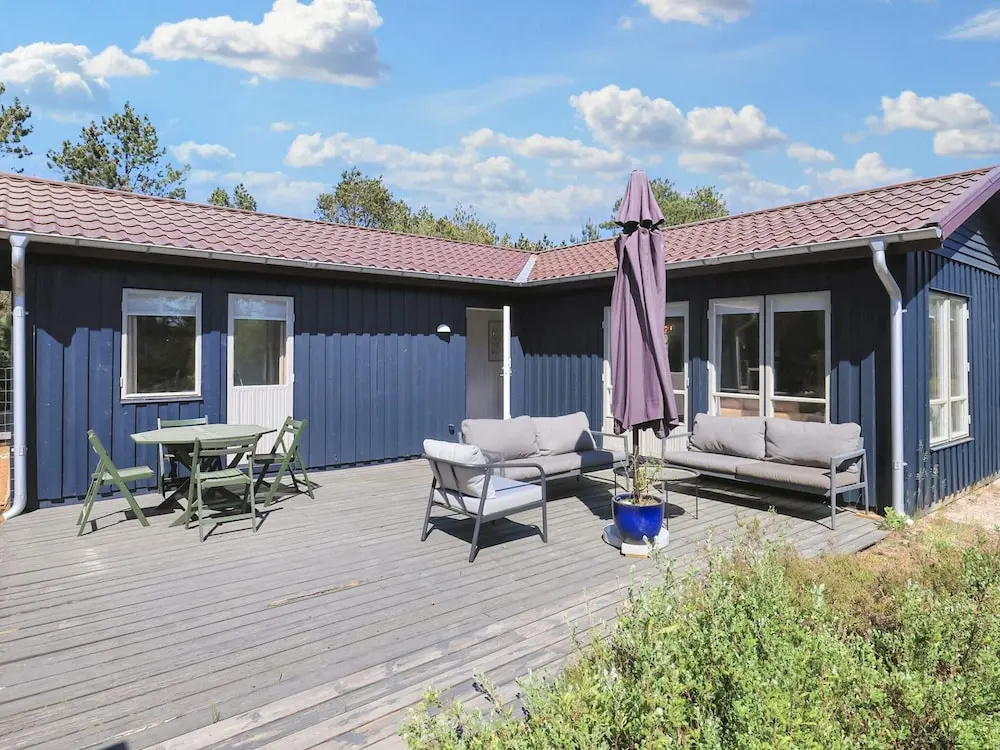 6 Person Holiday Home in Albaek