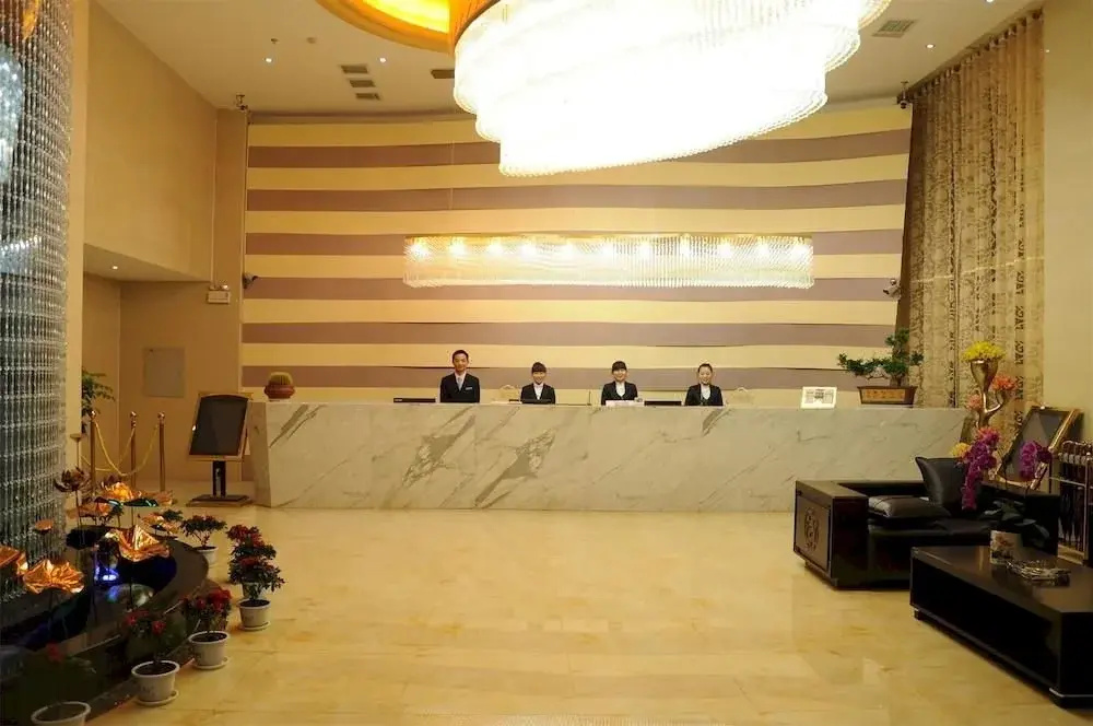 Wonderful International Hotel - фото 9