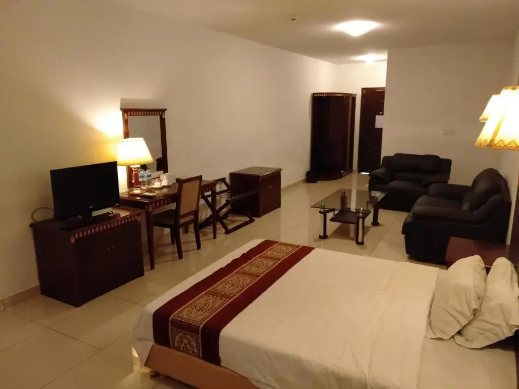 Deluxe Double room (full double bed)