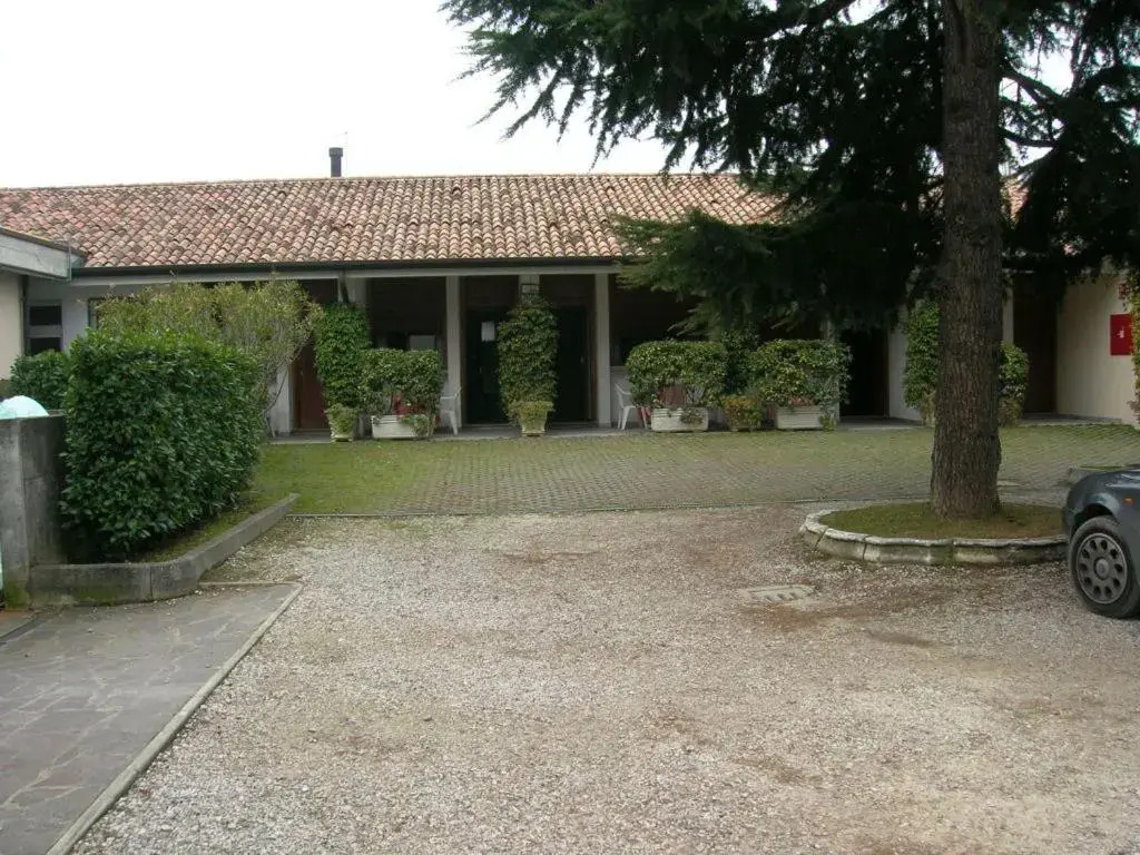 Hotel Magnolia by null