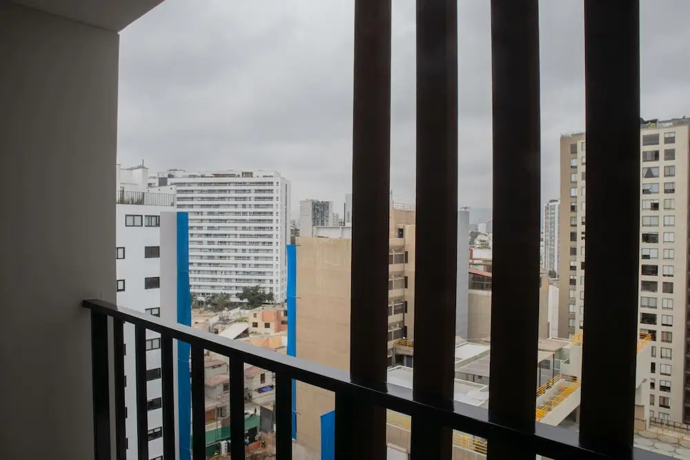 w Radiant 1BR w Private Balcony in Miraflores