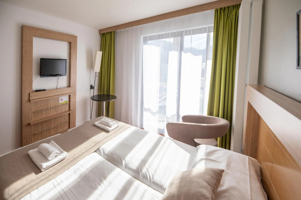 Standard Double room (full double bed)