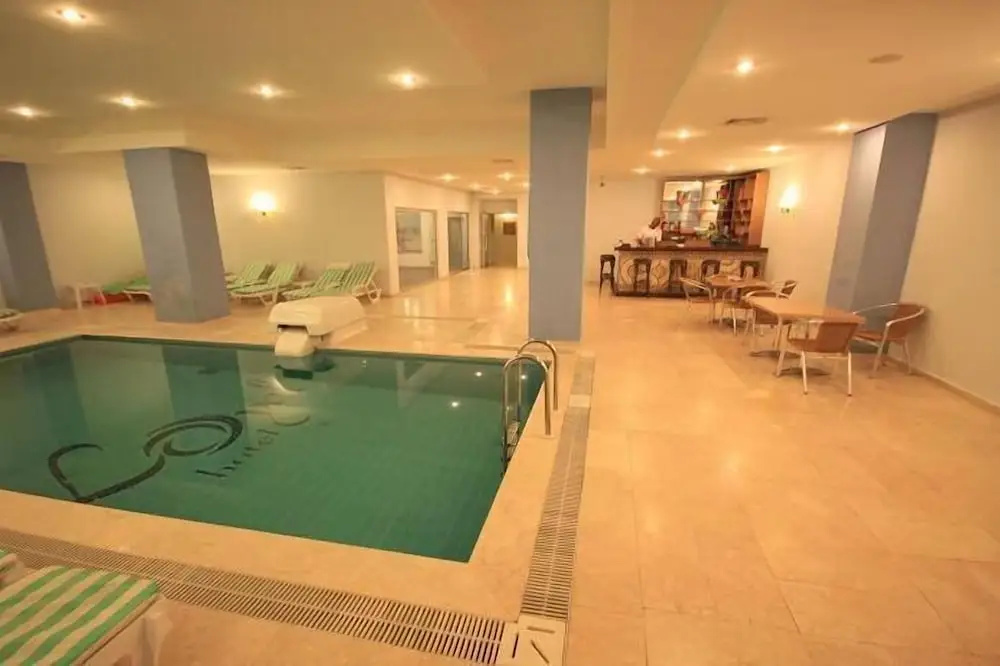 Hotel photo 12