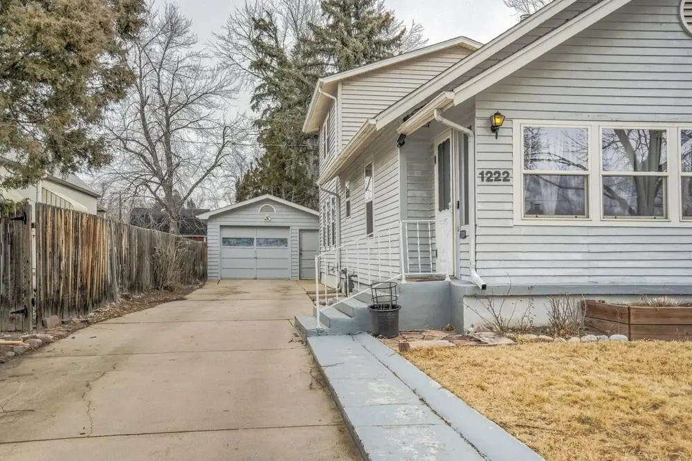 2BR Central Location Big Backyard & Dog Friendly!