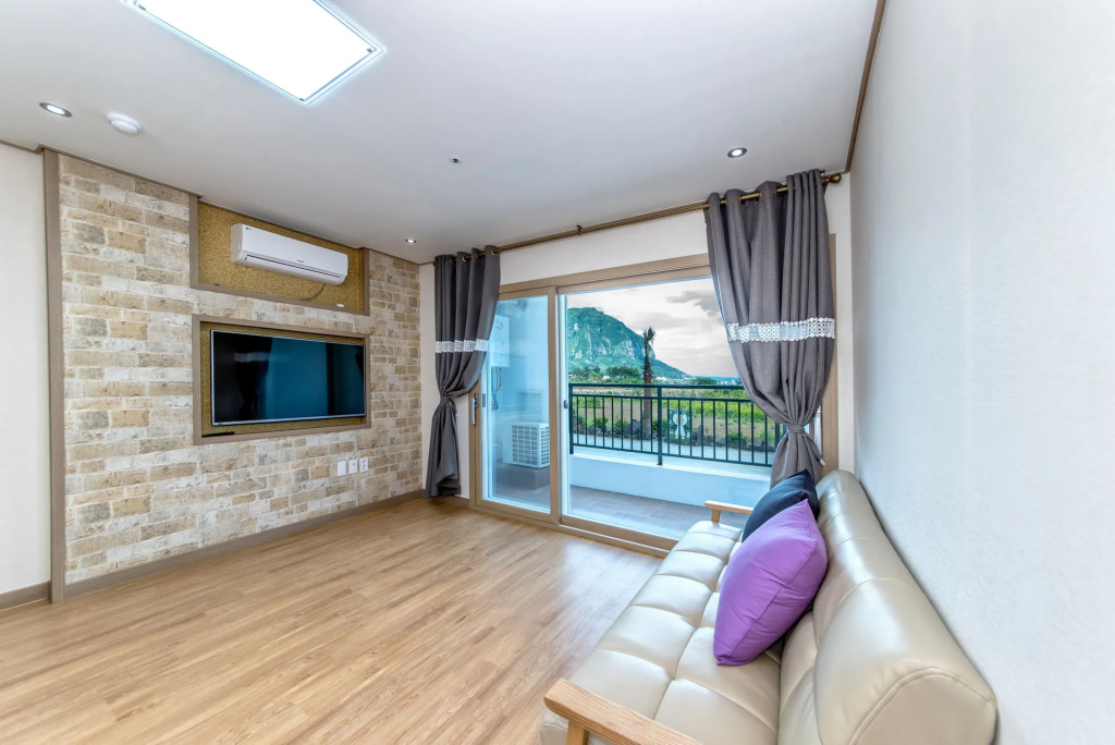 Balcony & Terrace