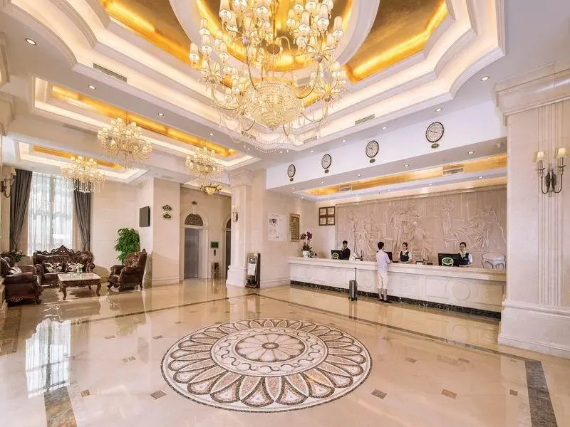 Lobby & Reception