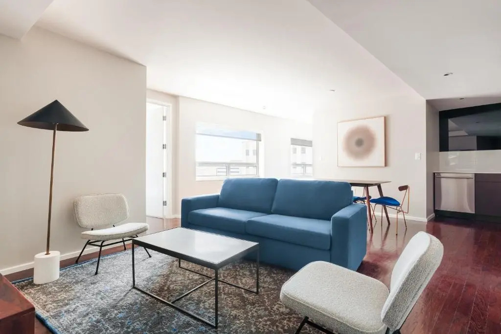 2 Bedrooms Apartment