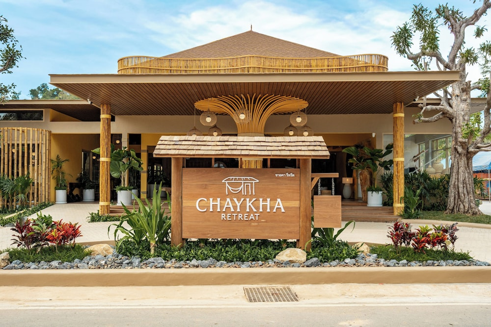 Отель Chaykha Retreat Phuket в Чалонге