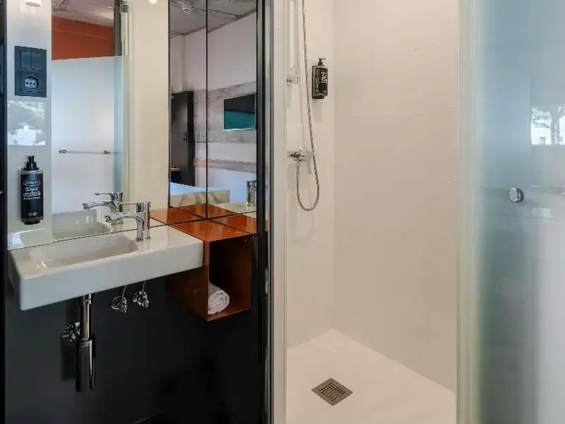Двухместный номер Standard двуспальная кровать в Ibis Budget Madrid Aeropuerto