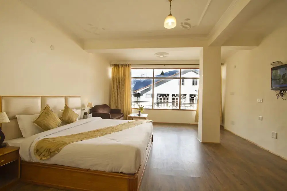 Premium Double room with land view (full double bed)