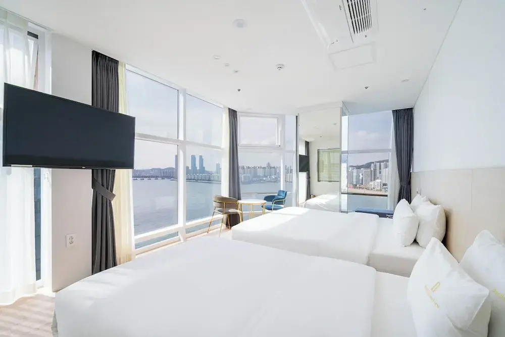 Royal Double Suite with ocean view (twin beds)