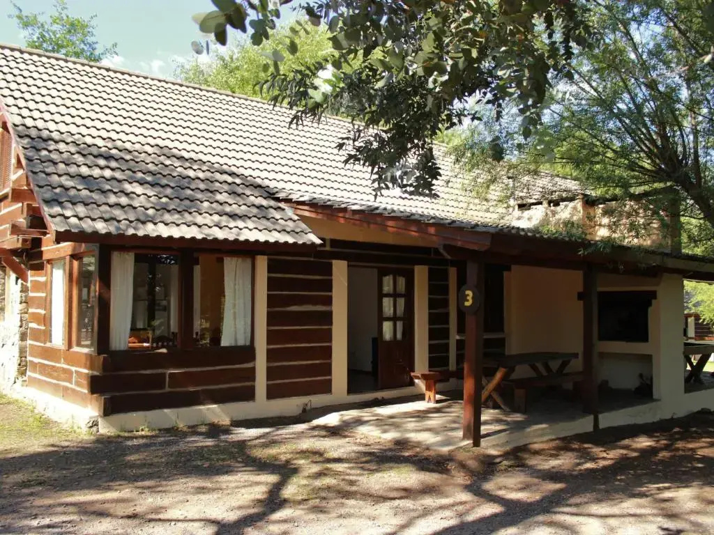 3 Bedrooms Bungalow