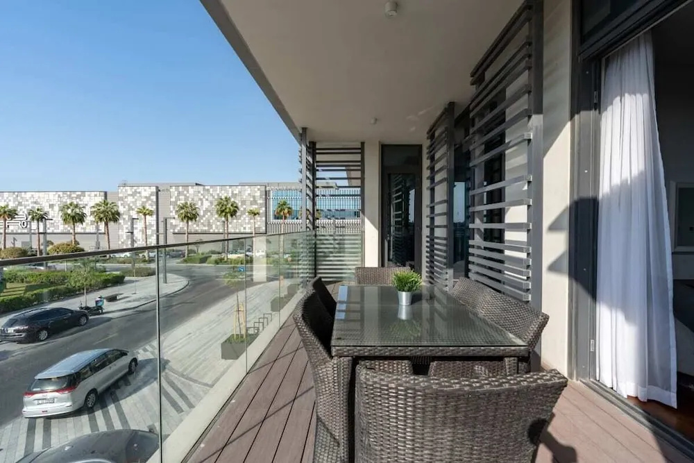 Stunning 4BR Apt in Citywalk Right Next to Hubzero