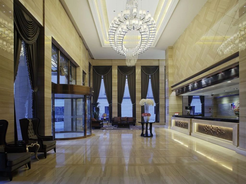 Lobby & Reception