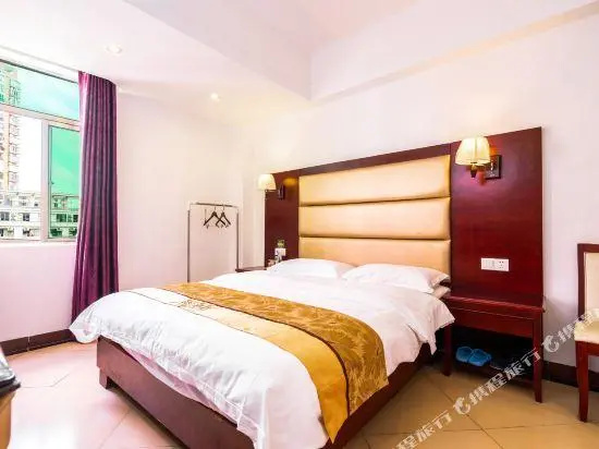 Deluxe Double room (full double bed)