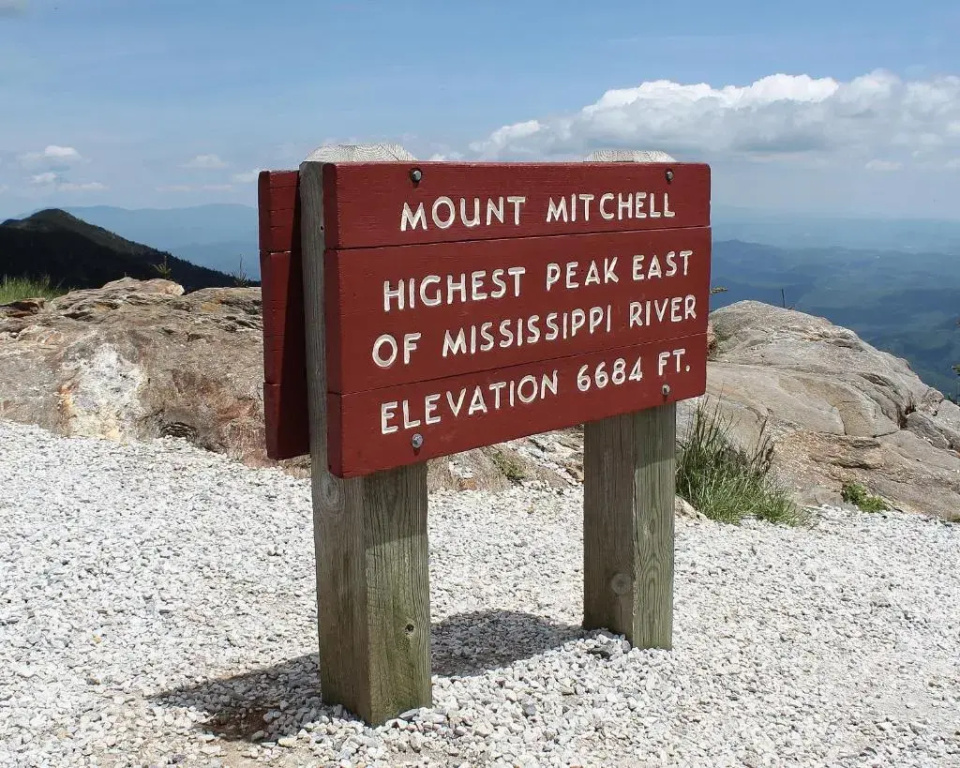 Albert's Lodge at Mt. Mitchell - фото 5