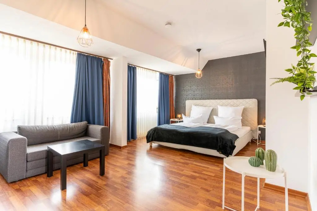 2 Bedrooms Apartment