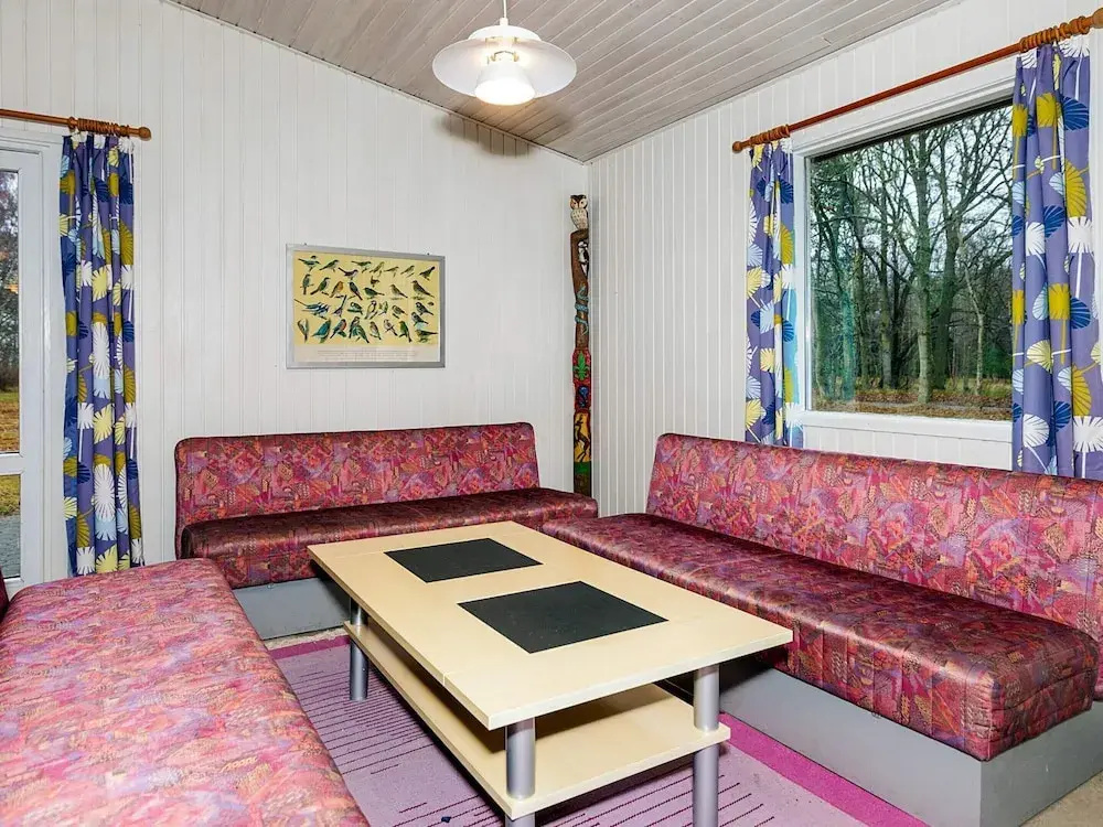 Holiday Home With Shared Kitchen & Bathroom