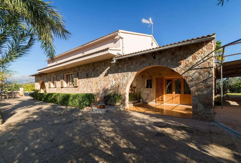 Country House With Swimming Pool