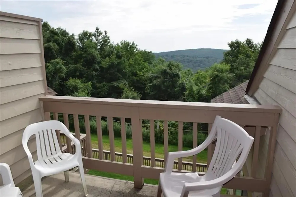 Seven Springs Sunridge 1BR Loft Standard Condo by RedAwning